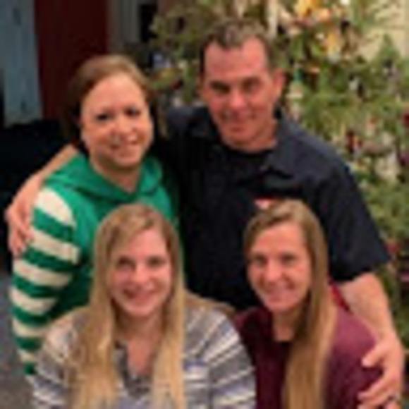 Meet your Posher, Julie - Picture 1 of 1